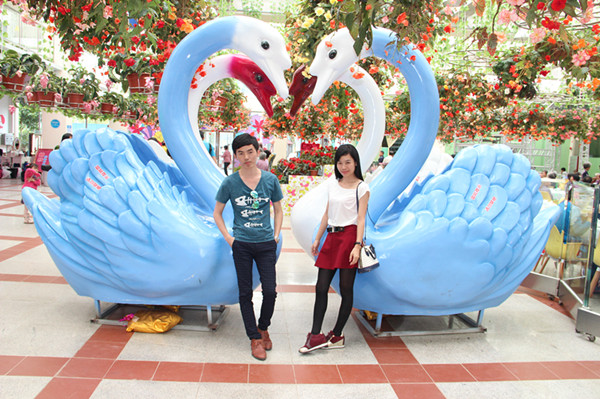 百萬(wàn)葵園溫室內(nèi)景大鴨子