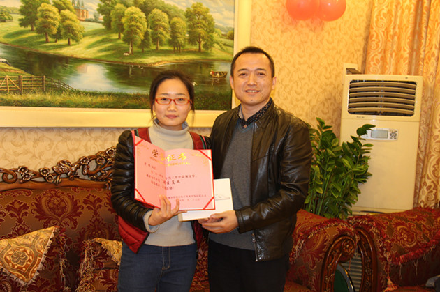 連訊達優秀員工- 余娟